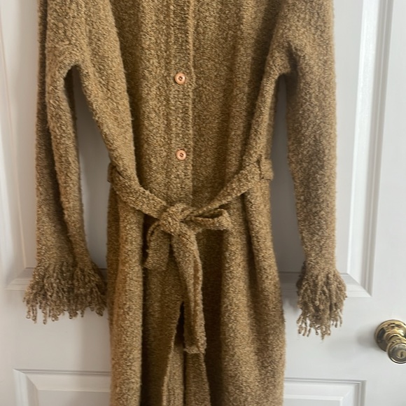 Long Michelle Nicole Cardigan Sweater - Picture 4 of 10